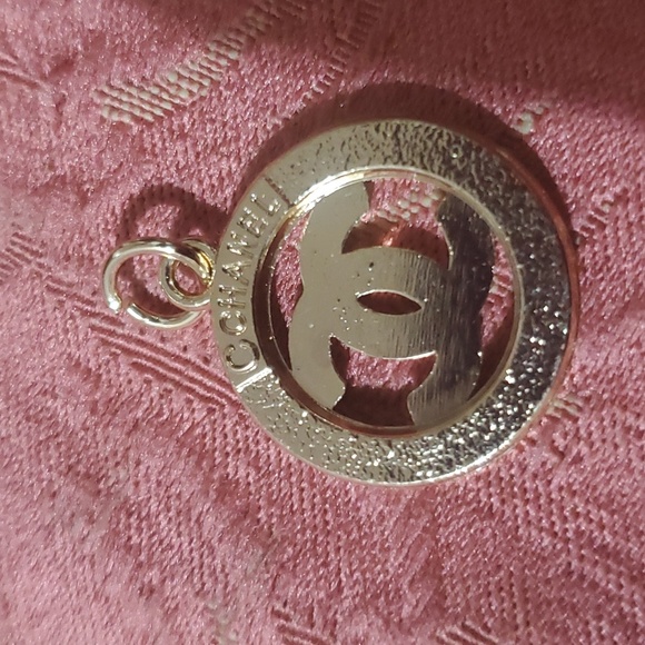 Chanel charm - Picture 3 of 3